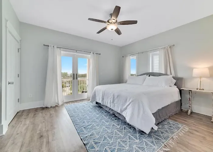 Pink W Private Beach! Girls Getaway! Holiday home Gulf Shores